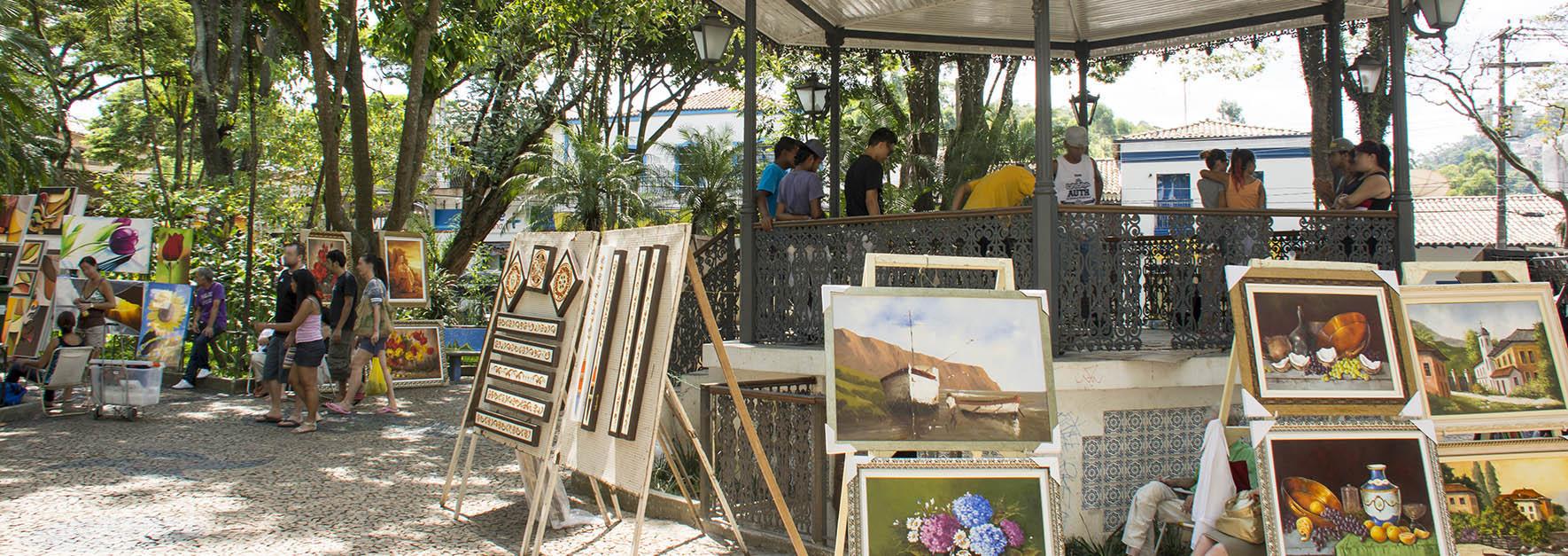 EMBU DAS ARTES - Feira de artesanato nas ruas 